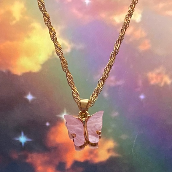 Jewelry - Light pink butterfly necklace